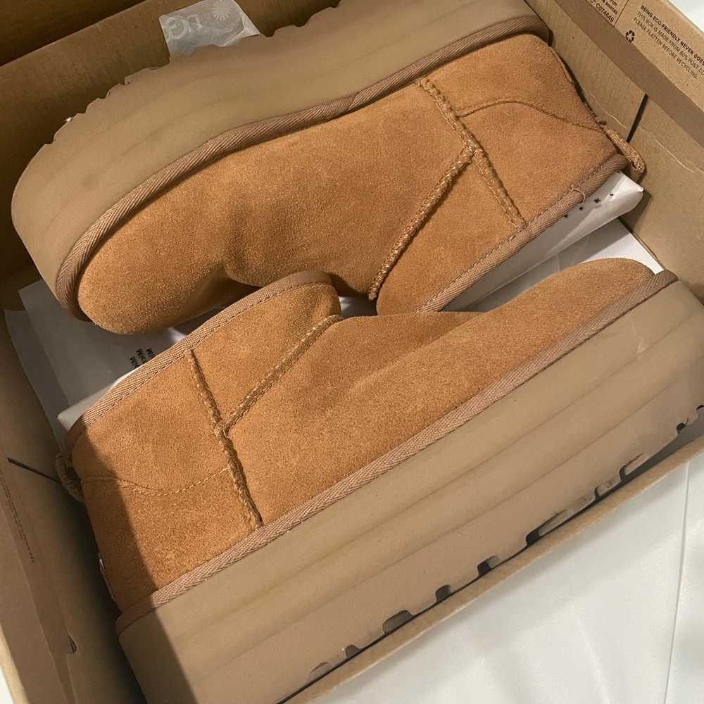 Women’s UGG mini platform boots